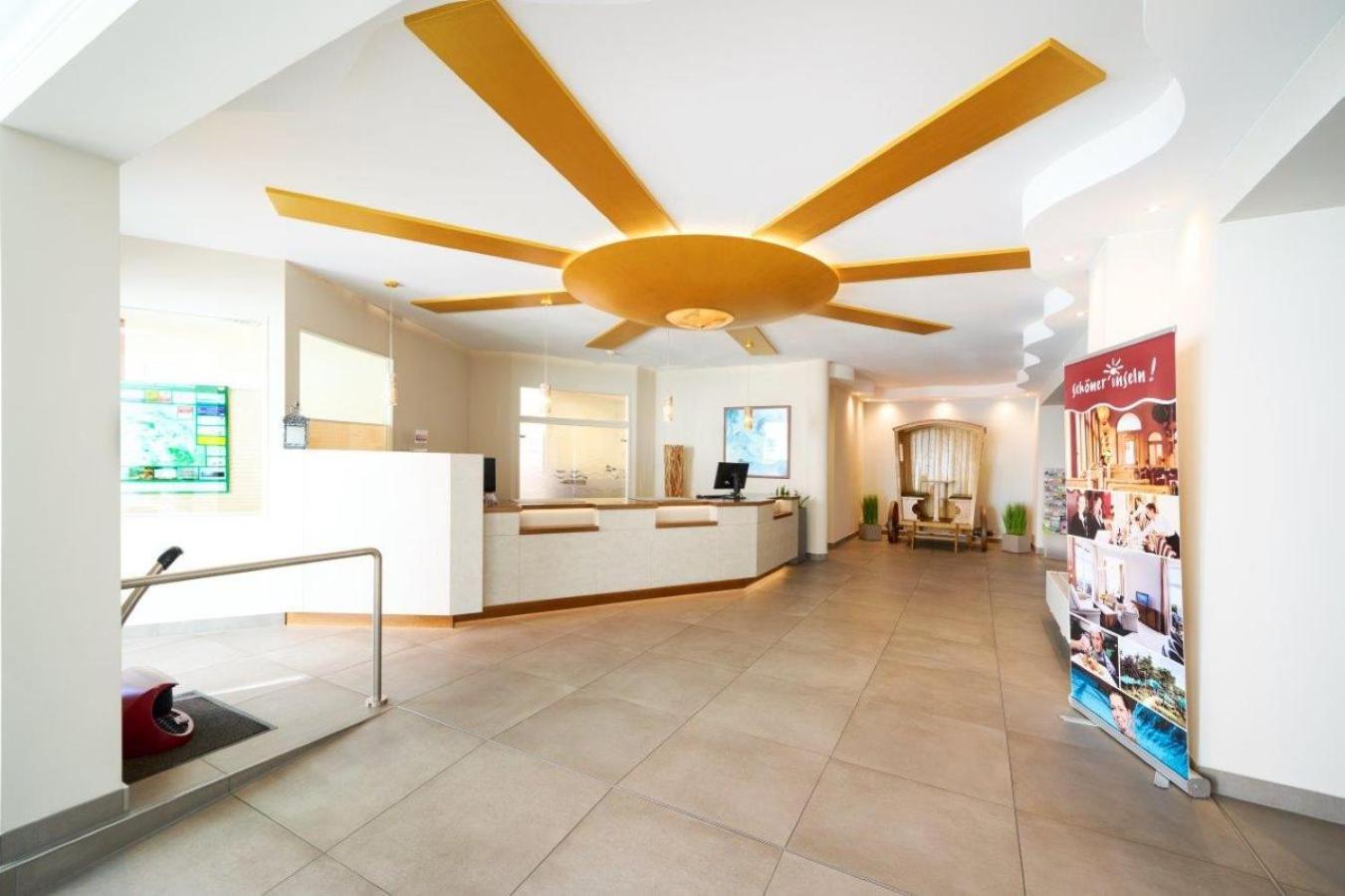 Strandhotel Luise Von Preussen Zinnowitz Bagian luar foto