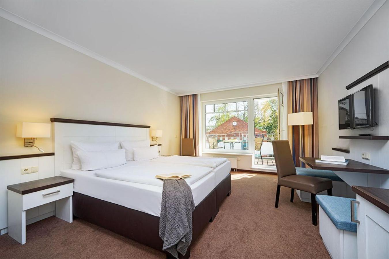 Strandhotel Luise Von Preussen Zinnowitz Bagian luar foto